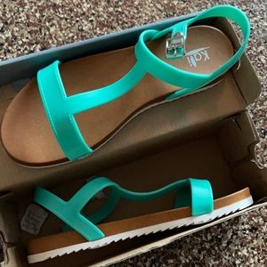 NWT Woman Size 9 Sandal